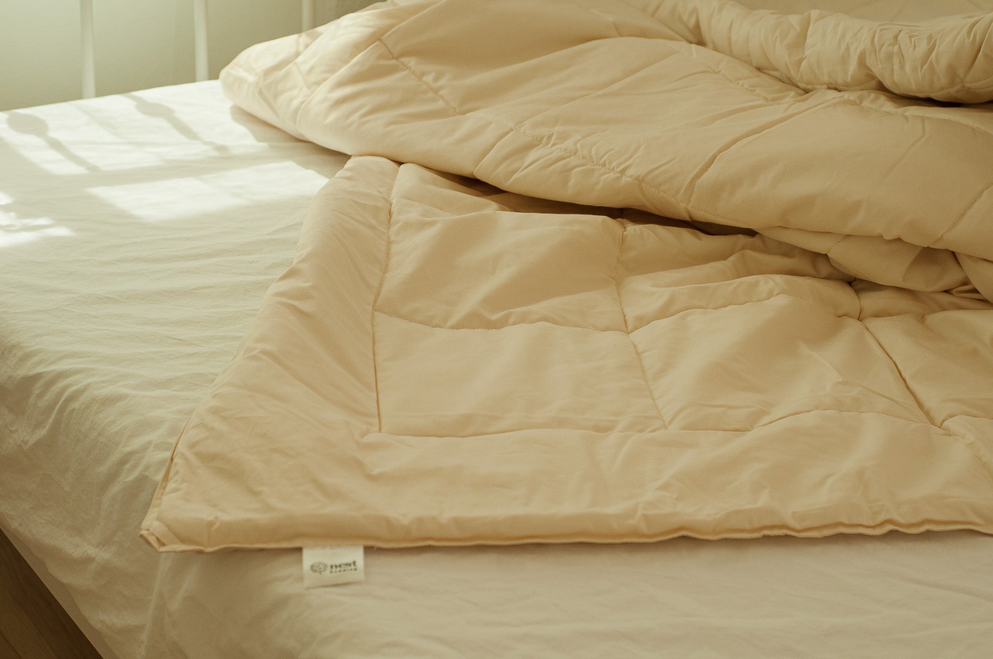 Wool & Cotton Comforter - Lightweight, Breathable & Temperature-Regulating